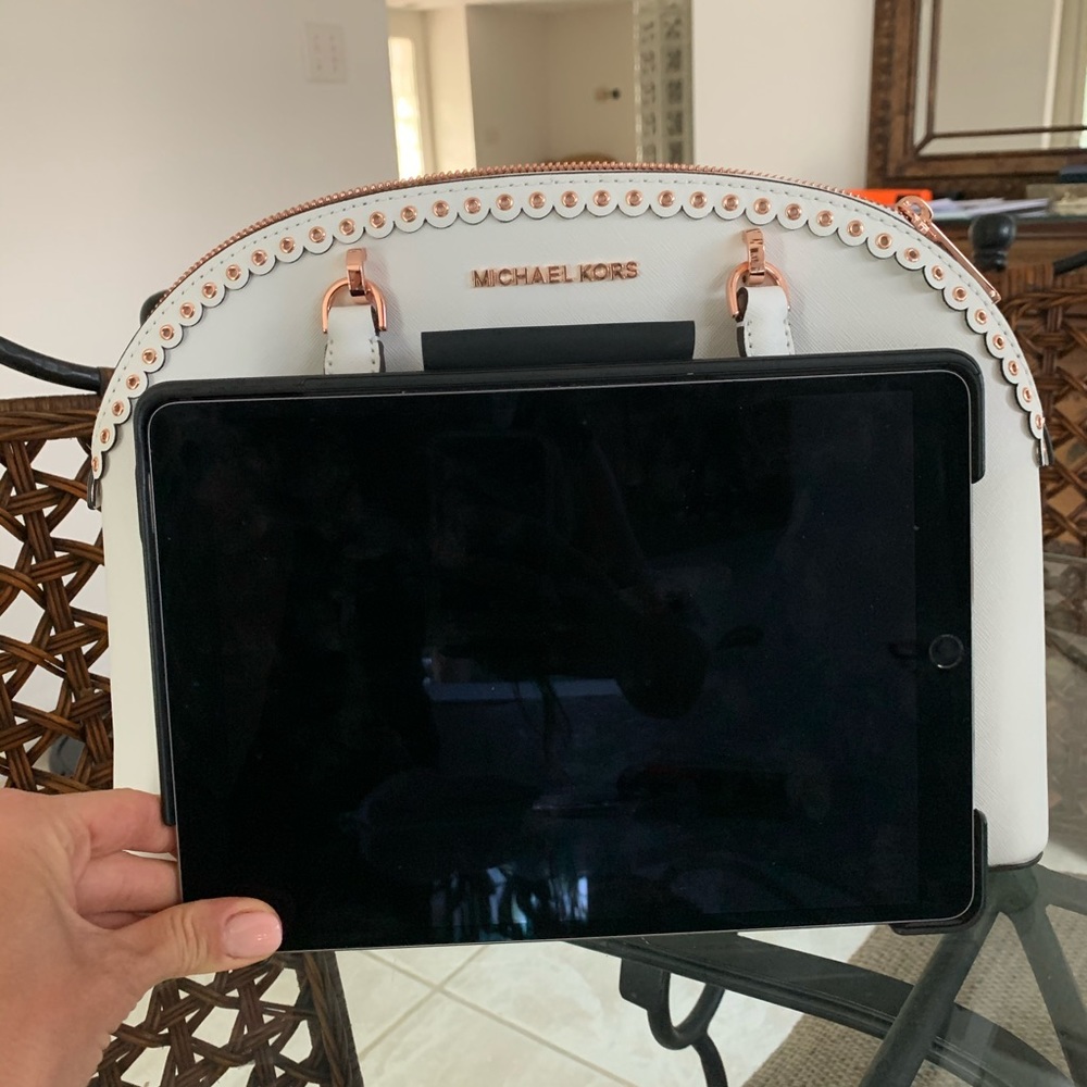 🔥SALE🔥Michael Kors Satchel - Picture 4 of 4